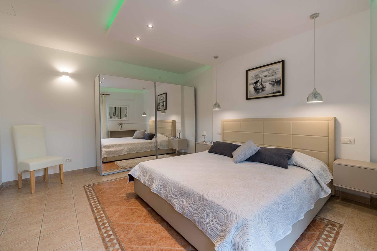 Apartments Villa Tre Marie Ровинь Экстерьер фото